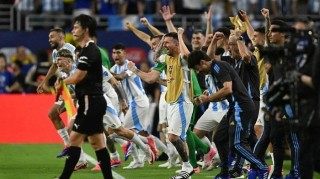  轮椅网球公开赛落幕，残奥冠军卫冕展现坚韧精神  