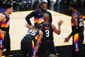  杜兰特关键球定乾坤，太阳险胜雄鹿队