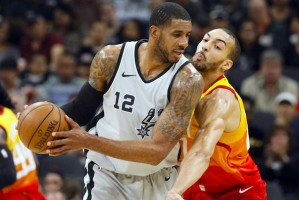  丘里奇单反神技，安特卫普站力克名将称雄