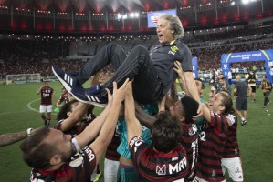  南美洲解放者杯小组赛冷门迭爆黑马球队突围成功