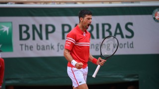  斯维亚泰克卫冕成功，波兰之星闪耀赛场