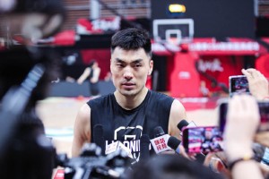  老将临危受命救主，率队惊险保级成功