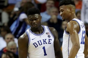  鹈鹕锡安威廉森暴扣连连压制对手