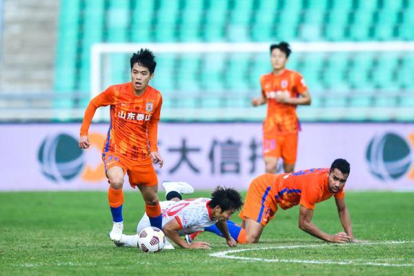  中超收官之战，上海海港逆袭夺冠