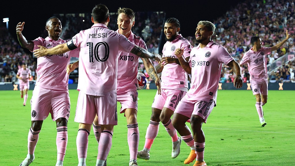  哥伦比亚锋线双煞联手破纪录