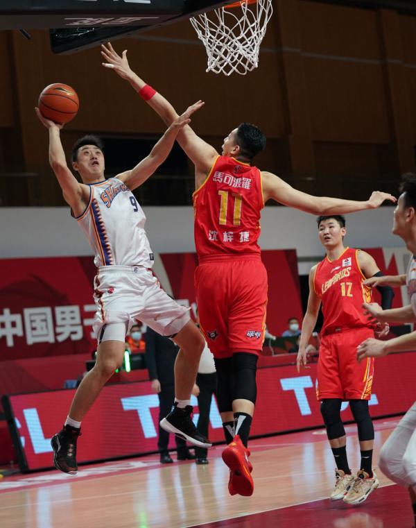  深圳马可波罗加时惜败于上海久事男篮