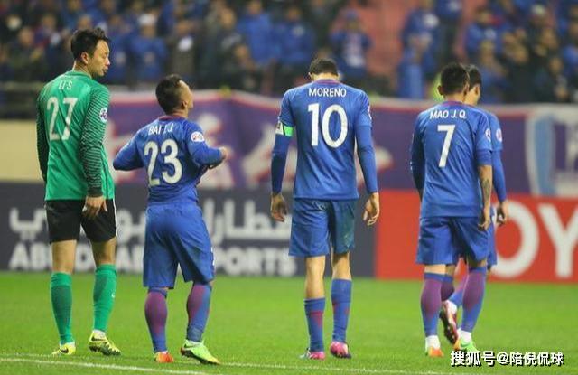  足协杯冷门迭爆，业余球队创造历史佳绩  